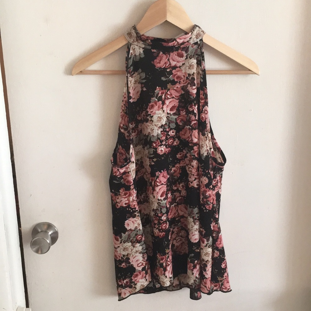Floral razor back shirt 3/20